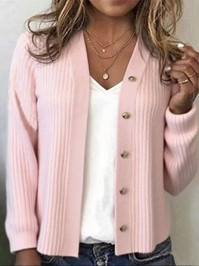 Winter Chic: Sweet Pink V-Neck Cardigan - Dein warmer Stilbegleiter