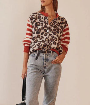 Herbstlicher Leopard-Cardigan: Kuscheliger Style für kühle Tage