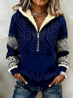Kuscheliger Winter Hoodie mit Teddyfutter und Ethno-Muster