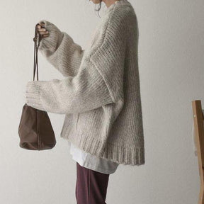 Winter Must-Have: Kuscheliger Oversized Sweater in Elfenbein-Weiß mit Tasche