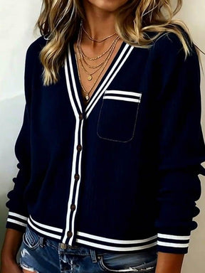 Winter Cardigan Navy mit Streifen – kuschelig & stylisch