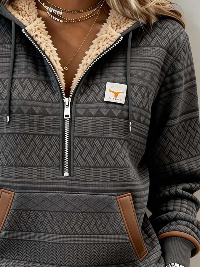 Kuscheliger Winter Half-Zip Hoodie mit Ethno Color-Block