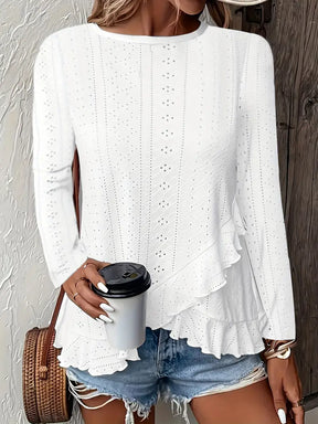 Winter White Top mit Lochmuster – warm, elegant, feminin