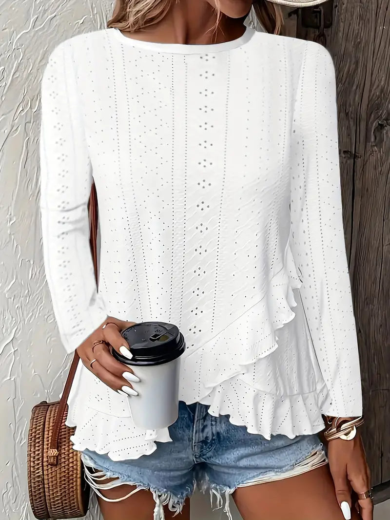 Winter White Top mit Lochmuster – warm, elegant, feminin