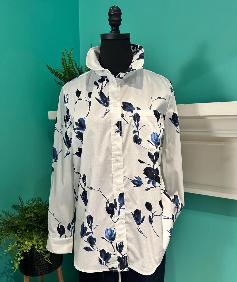 Winter Damen Hemd warmweiß mit blauem Blumenprint Langarm