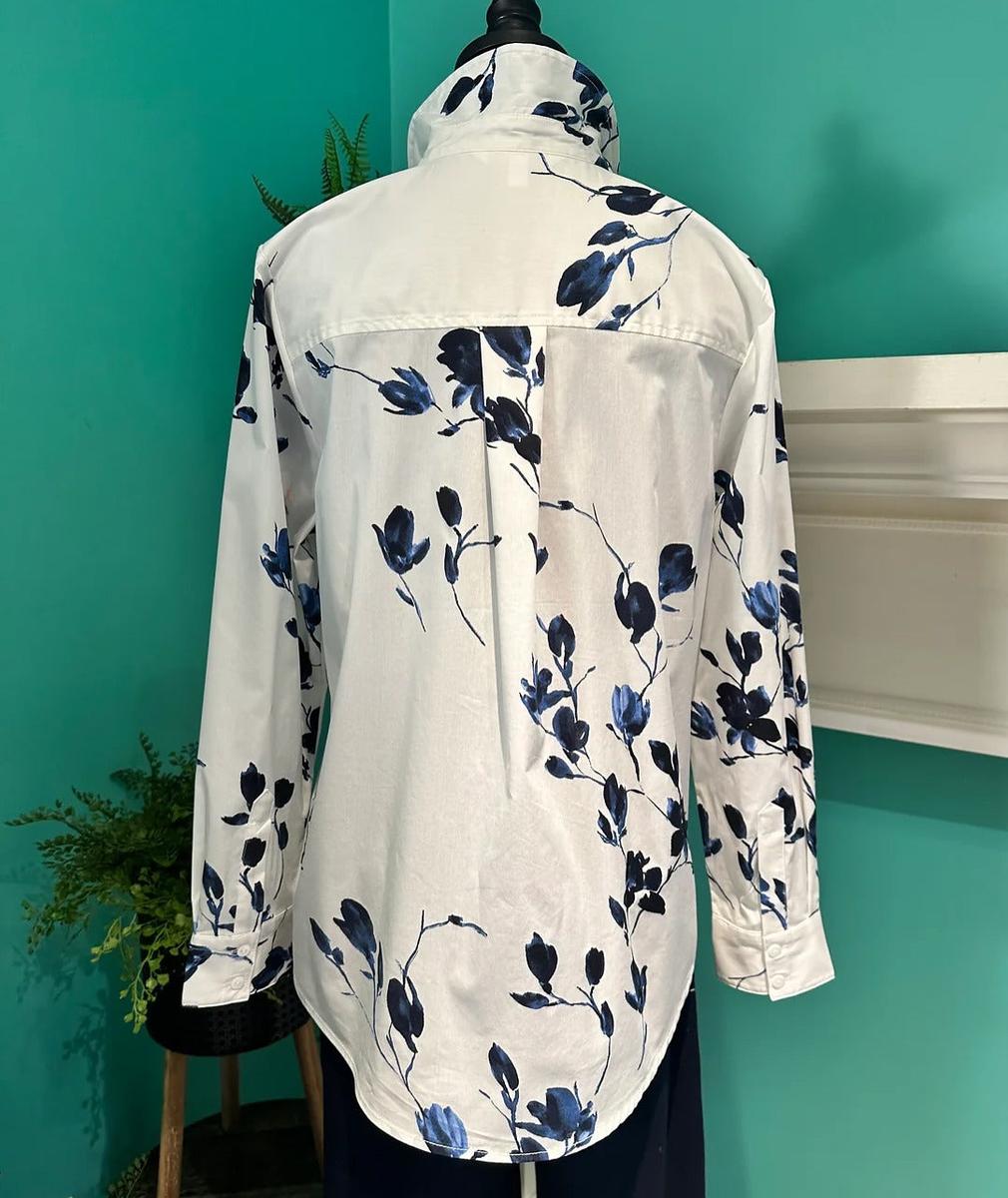 Winter Damen Hemd warmweiß mit blauem Blumenprint Langarm