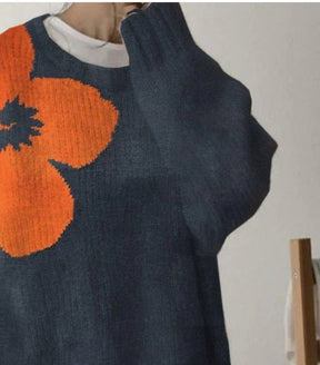 Winter-Chic Navy Floral Print Sweater - Kuschelige Wärme trifft stylisches Design