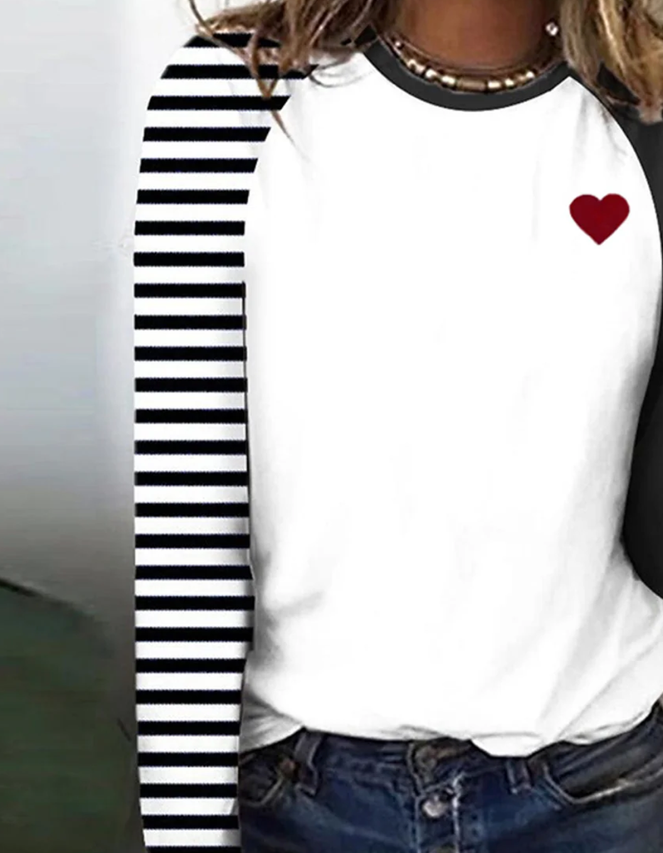 Kuscheliges Winter Longsleeve mit rotem Herz-Detail