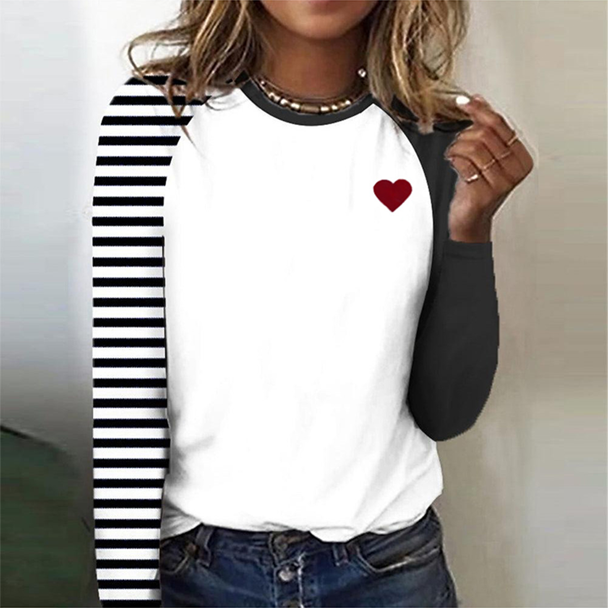 Kuscheliges Winter Longsleeve mit rotem Herz-Detail