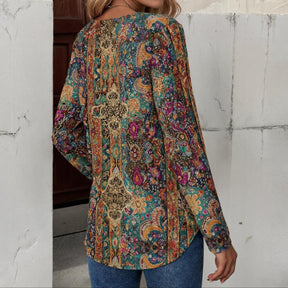 Boho Longsleeve Wintertop mit V-Ausschnitt, bunt und warm