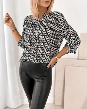 Winter V-Neck Top Schwarz mit Print – Kuschelig & Büro-Chic