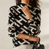 Winterlicher Geometric Alphabet Black Sweater - Warm, Stylisch & Komfortabel