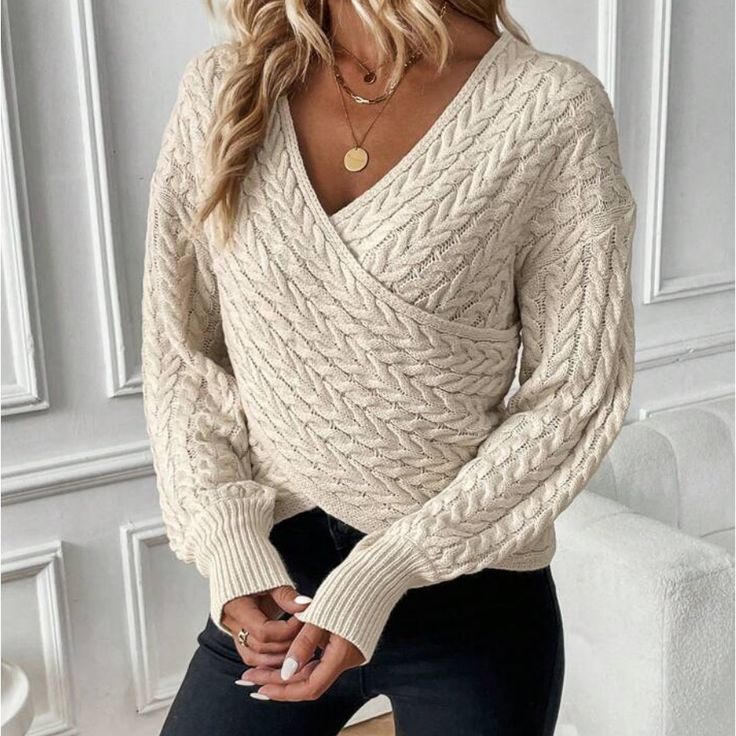 Winterwunder Luxus V-Neck Sweater in Apricot - Wohlig Warm & Stilvoll