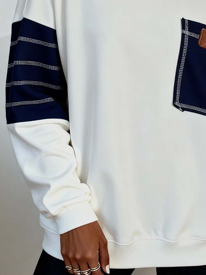 Kuscheliges Winter Sweatshirt cremeweiß mit Navy Ärmeln