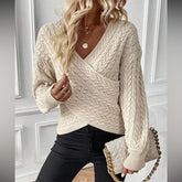 Winterwunder Luxus V-Neck Sweater in Apricot - Wohlig Warm & Stilvoll