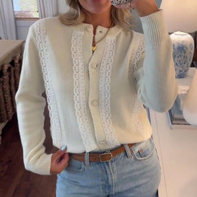 Vintage Winter Cardigan Creme mit Spitze – kuschelig warm