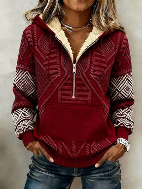 Kuscheliger Winter Hoodie mit Teddyfutter und Ethno-Muster
