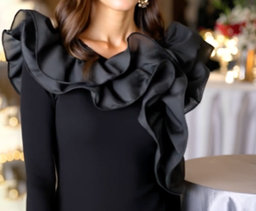 Elegantes schwarzes Winter-Rüschen-Top mit langen Ärmeln