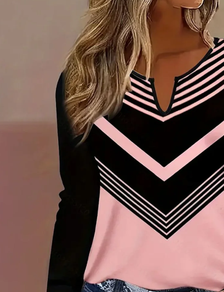 Winterliches V-Neck Longsleeve Top mit modischem Chevron-Print - Kuschelig & Stilvoll